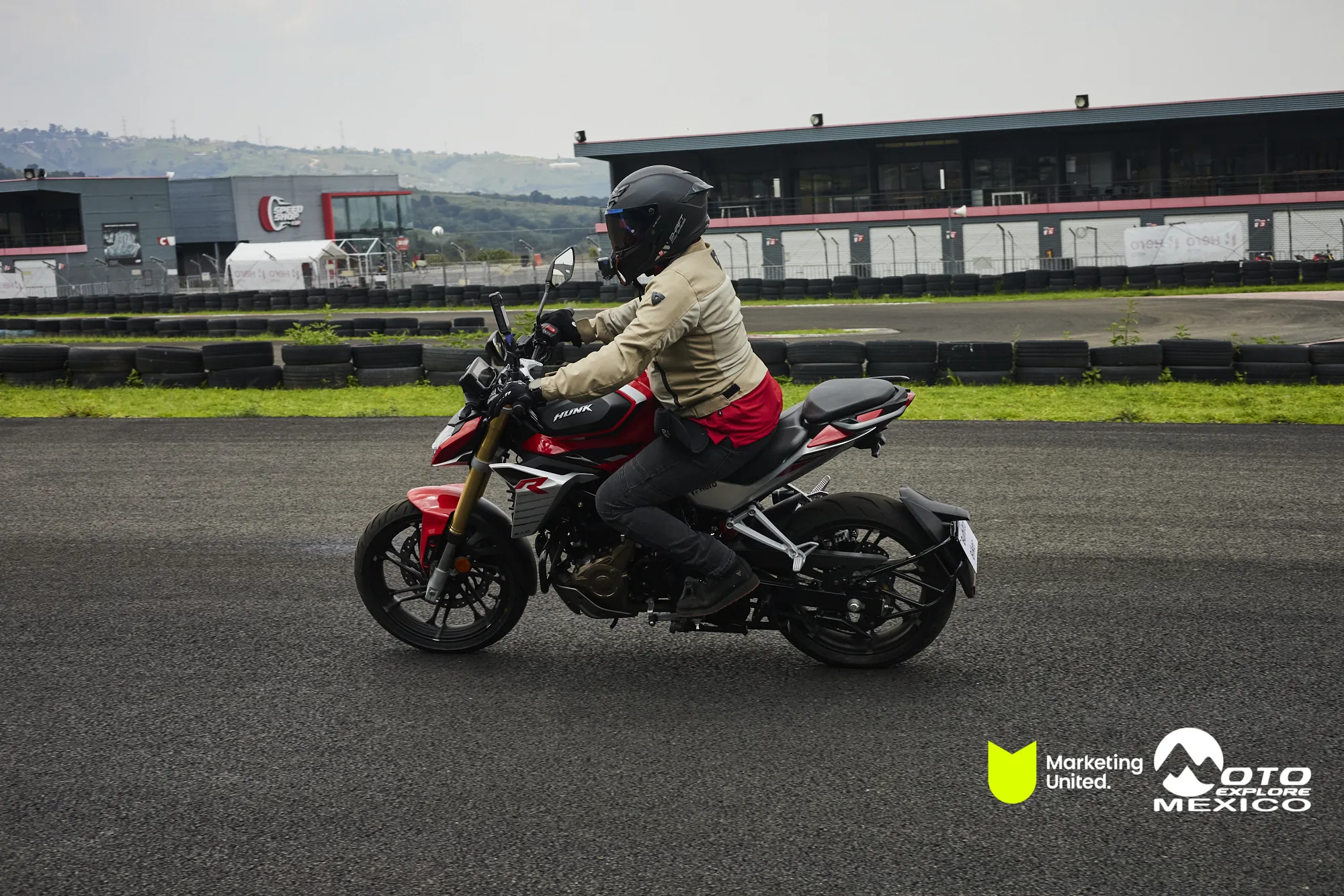 HUNK TRACKDAY 152